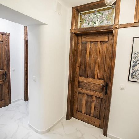 Стильна Квартира В Центрі На Площі Ринок Вулиця Галицька 9 Lviv Exteriör bild